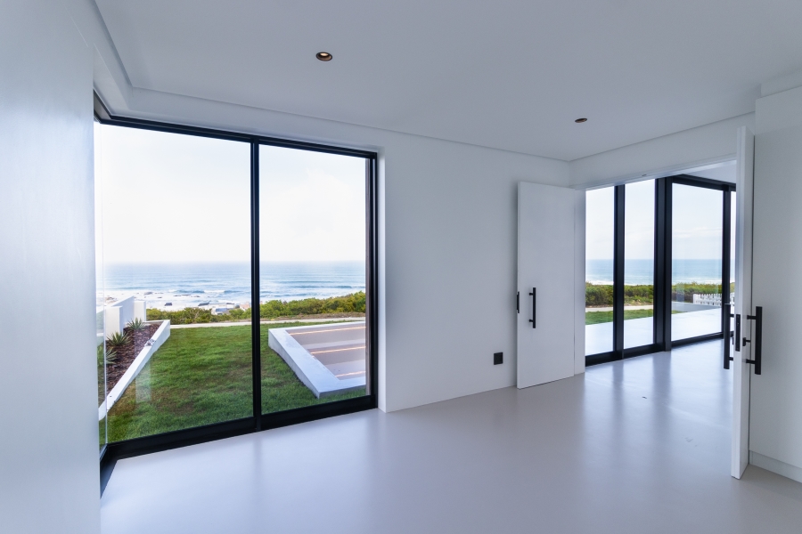 6 Bedroom Property for Sale in Yzerfontein Western Cape